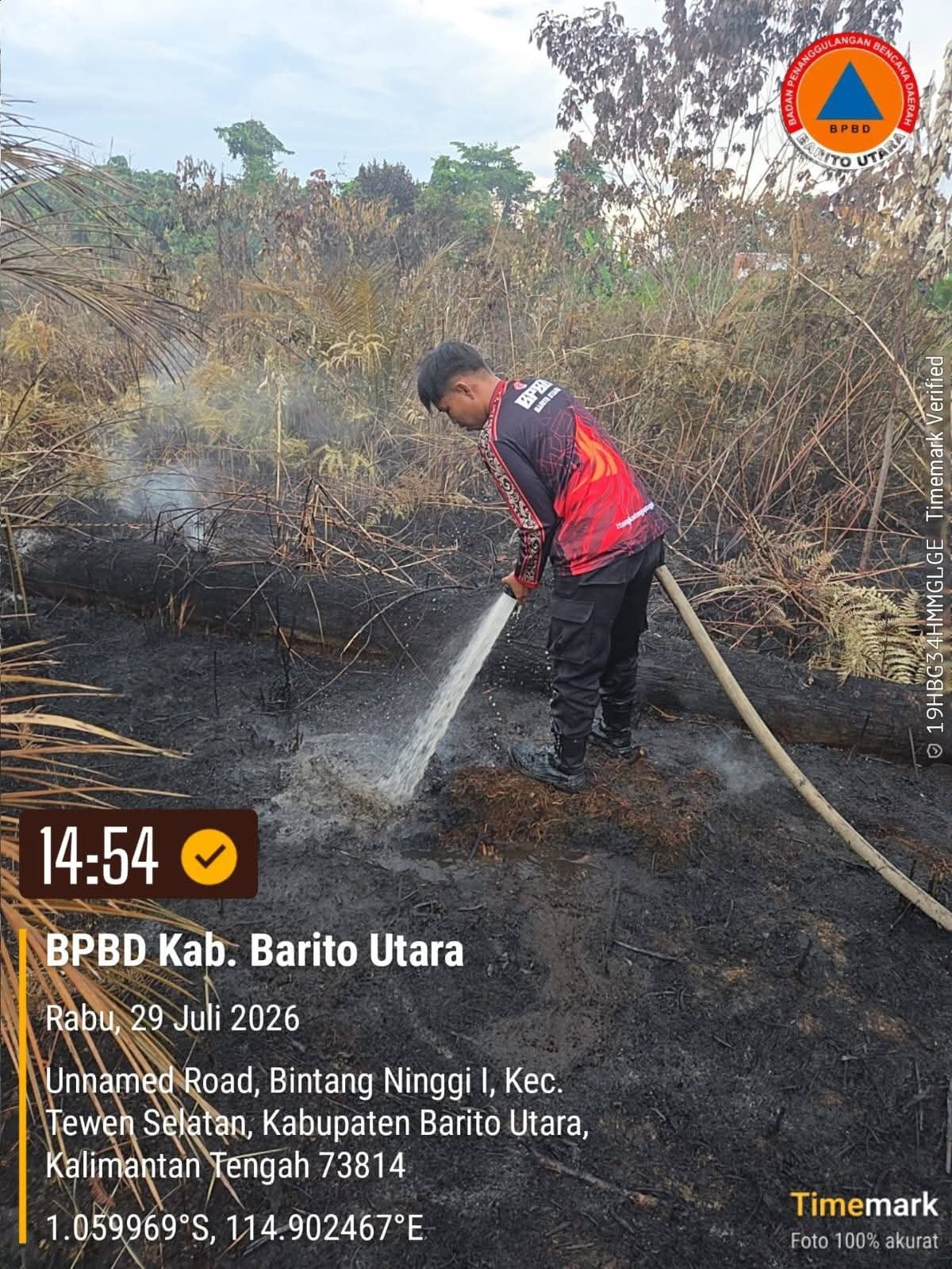 BPBD Barito Utara  Padamkan Titik Api Lanjutan di Wilayah Desa Bintang Ninggi II